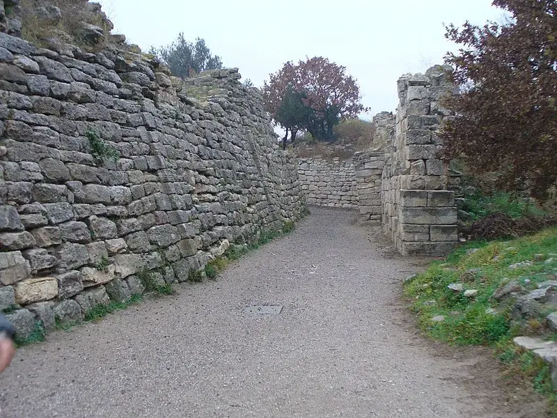 Kto odkrył Troję? Kontrowersje i tajemnice archeologii Schliemanna