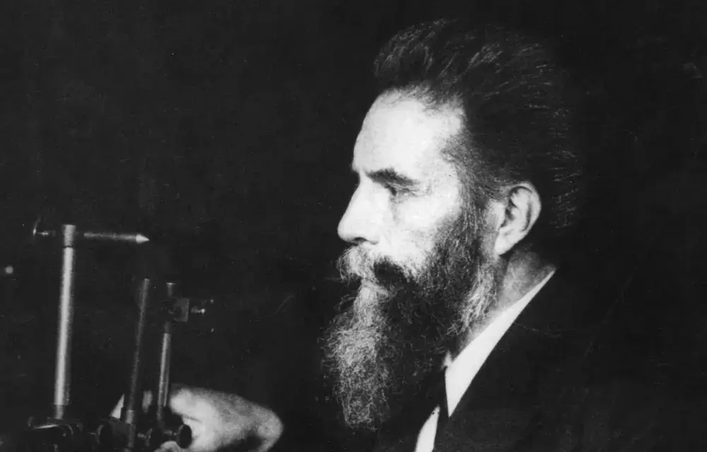 Wilhelm Roentgen i jego wynalazek: jak promienie X zmieniły medycynę