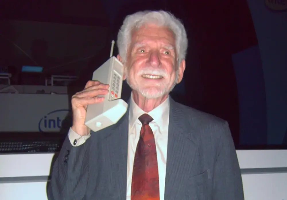Kto wynalazł telefon komórkowy? Poznaj historię Martina Coopera