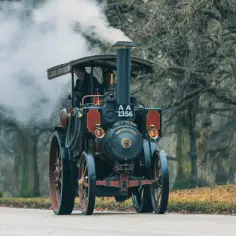 Parowóz "Will o' the Wisp" z 1897 roku, przypominający czasy, kiedy wynaleziono maszynę parową.