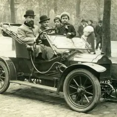 Kiedy wynaleziono silnik spalinowy? Odkryj fascynującą historię wynalazku