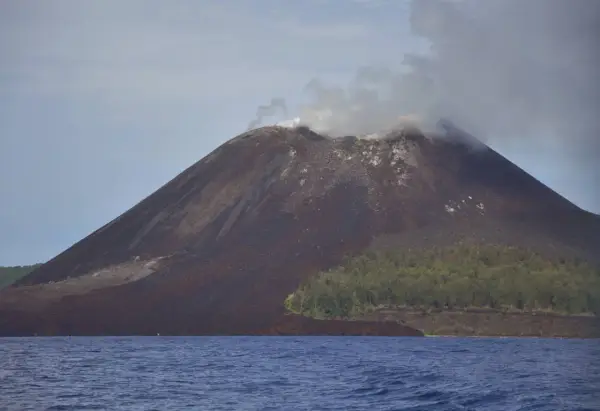 Krakatau - Jak wulkan zmienił naukę? Odkryj przełomowe wnioski
