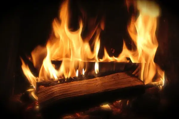 Kto wynalazł ogień? Zaskakujące fakty o jego pochodzeniu i historii