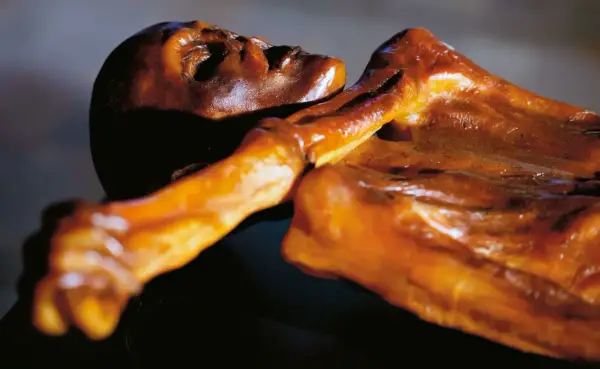 Ötzi – Człowiek z lodu: Co mówi o epoce miedzi?